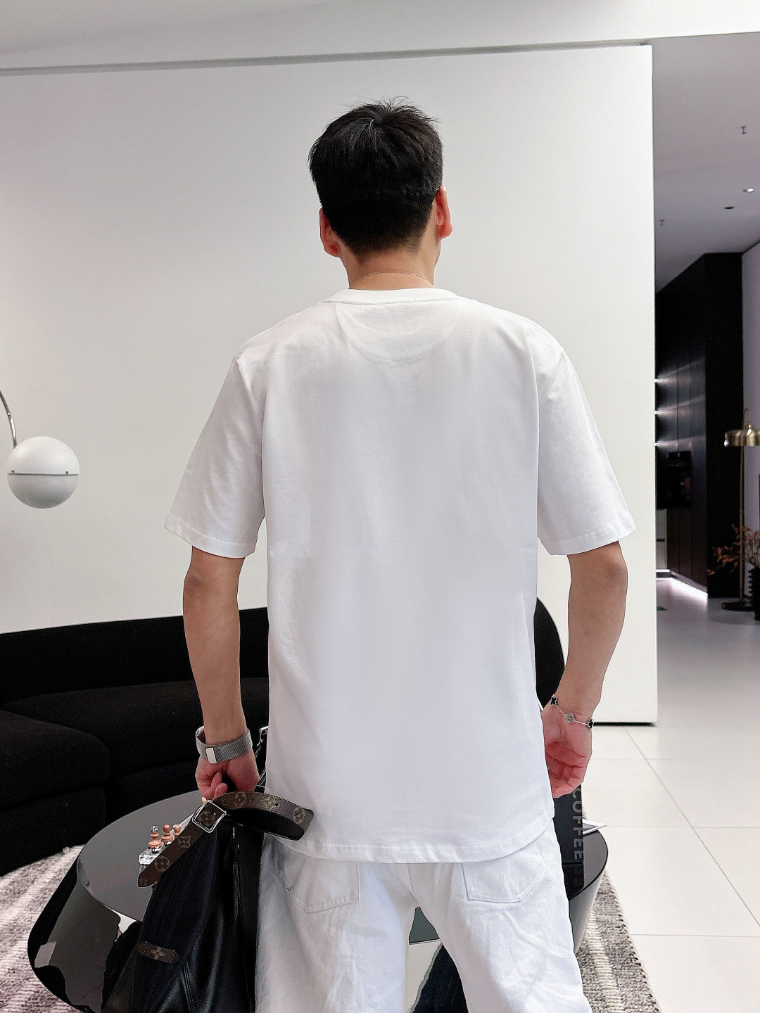 驴家26ss 新品专柜同步专柜上架 多重工艺 胸口多种旅行贴微章章仔印花 圆领短袖T恤，男女同款！寄予一