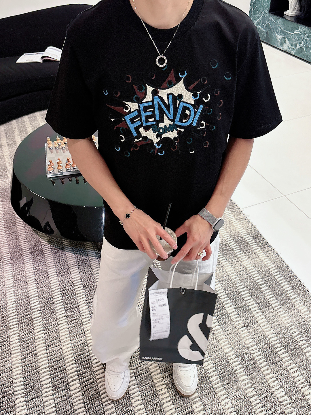 🌟🌟Fendi，2026FW早春标准版型短袖圆领T恤。纯棉材质。正面绣有定制的撞色FE*DI BoomP