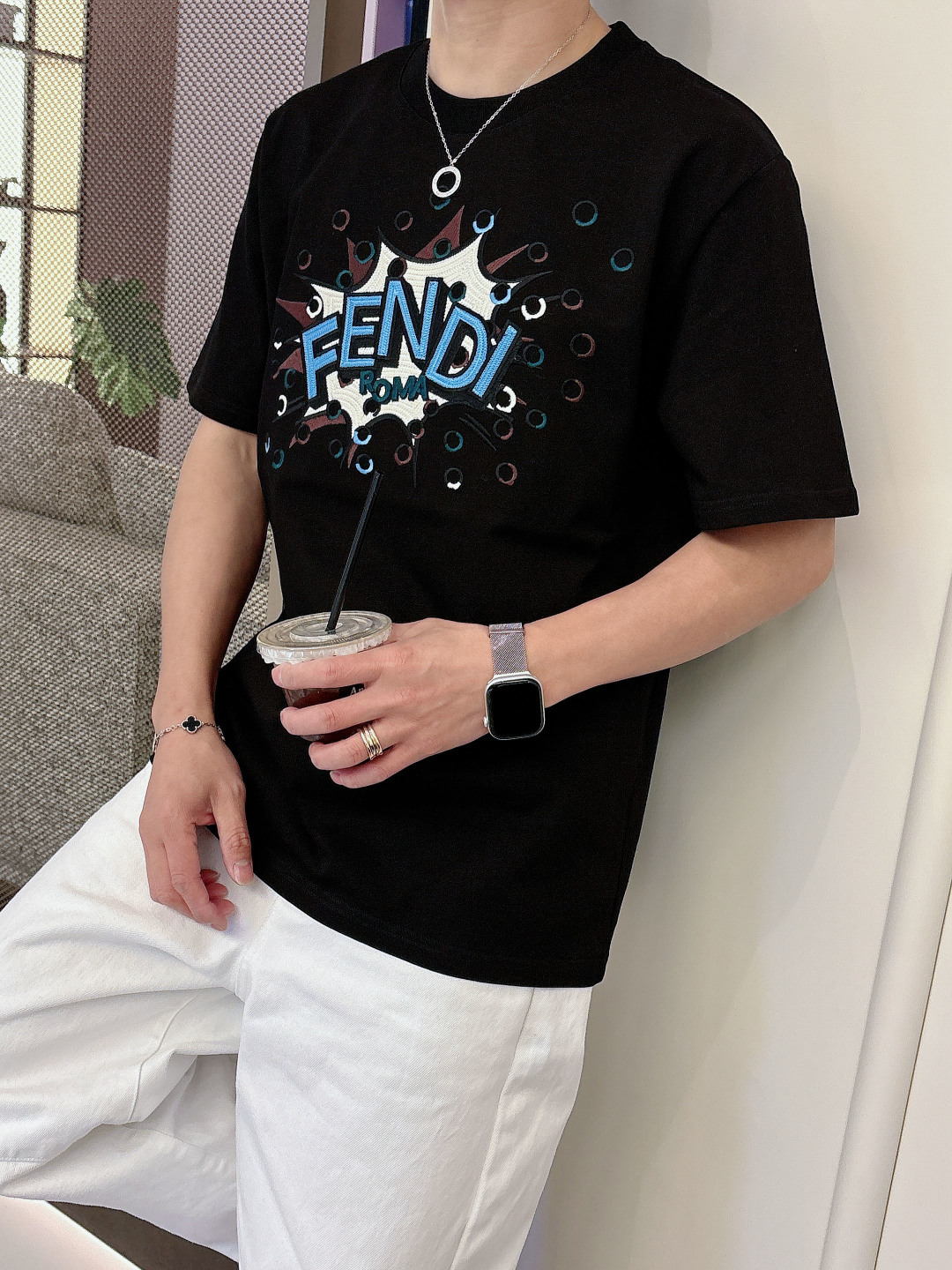 🌟🌟Fendi，2026FW早春标准版型短袖圆领T恤。纯棉材质。正面绣有定制的撞色FE*DI BoomP