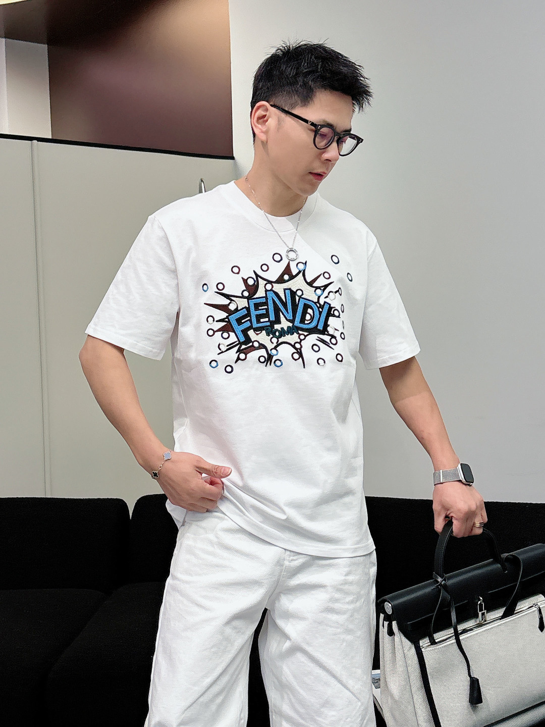 🌟🌟Fendi，2026FW早春标准版型短袖圆领T恤。纯棉材质。正面绣有定制的撞色FE*DI BoomP