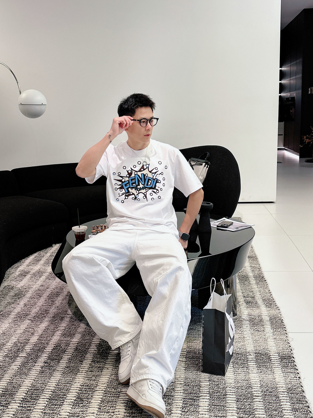 🌟🌟Fendi，2026FW早春标准版型短袖圆领T恤。纯棉材质。正面绣有定制的撞色FE*DI BoomP