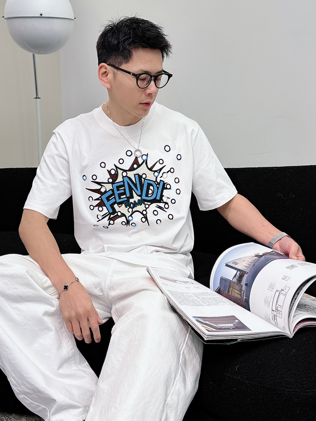 🌟🌟Fendi，2026FW早春标准版型短袖圆领T恤。纯棉材质。正面绣有定制的撞色FE*DI BoomP