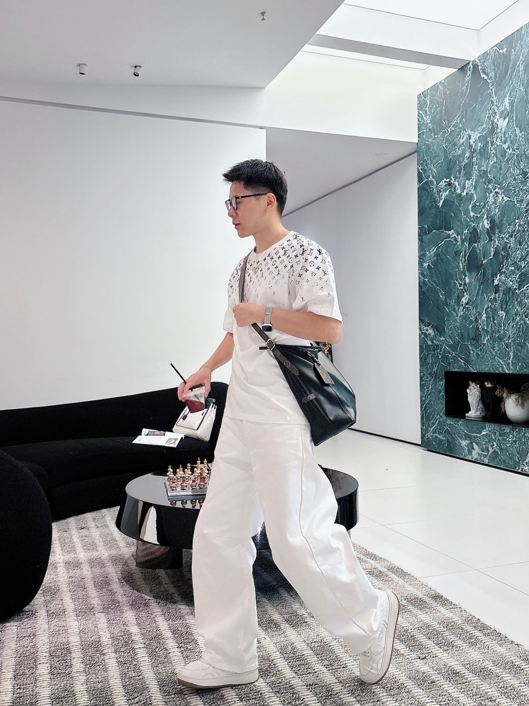 驴家 26s新品短袖T恤.男女同款❤️定制面料 柔软透气，日常穿着超舒适!简约又有辨识度。随便搭配休闲裤