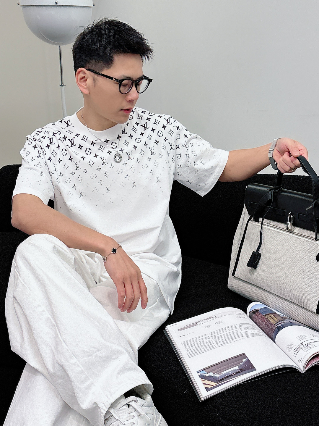 驴家 26s新品短袖T恤.男女同款❤️定制面料 柔软透气，日常穿着超舒适!简约又有辨识度。随便搭配休闲裤