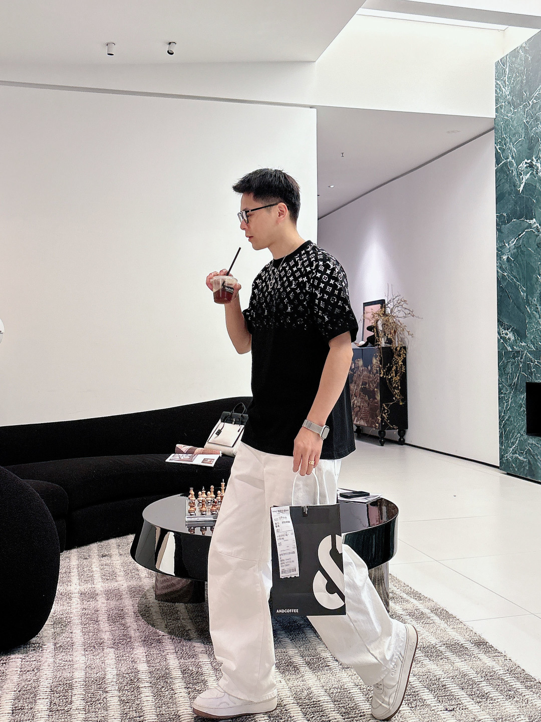 驴家 26s新品短袖T恤.男女同款❤️定制面料 柔软透气，日常穿着超舒适!简约又有辨识度。随便搭配休闲裤