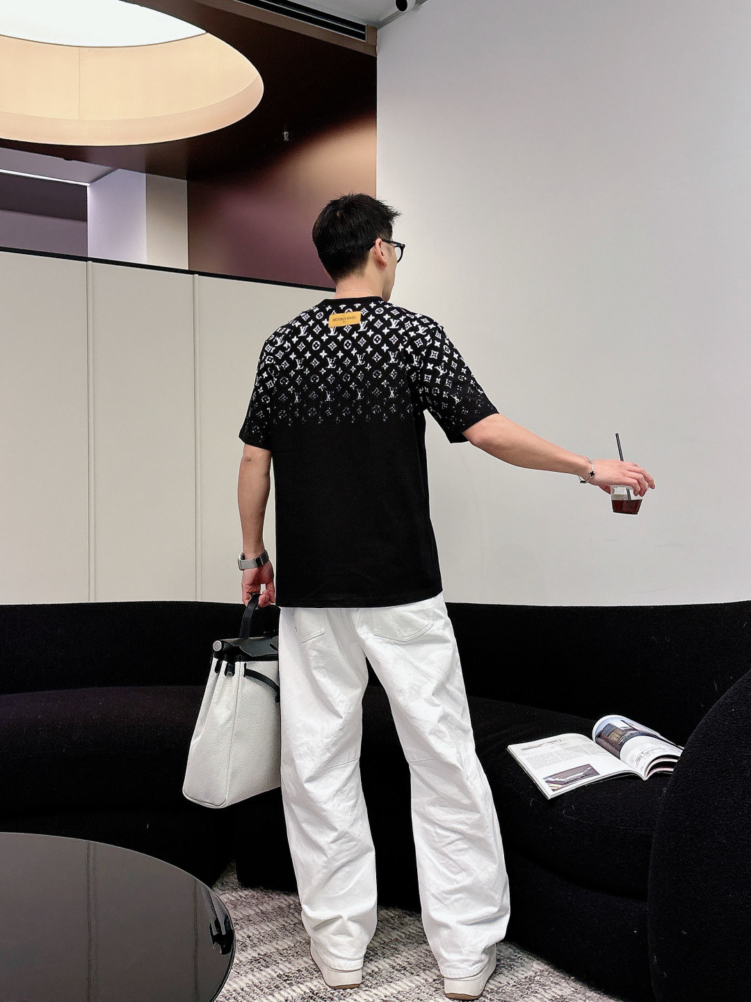 驴家 26s新品短袖T恤.男女同款❤️定制面料 柔软透气，日常穿着超舒适!简约又有辨识度。随便搭配休闲裤