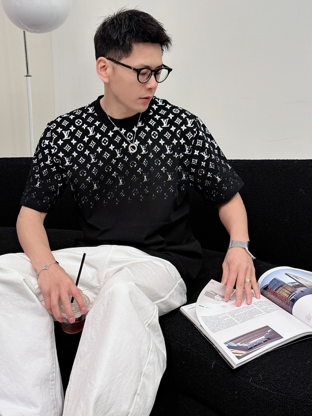 驴家 26s新品短袖T恤.男女同款❤️定制面料 柔软透气，日常穿着超舒适!简约又有辨识度。随便搭配休闲裤