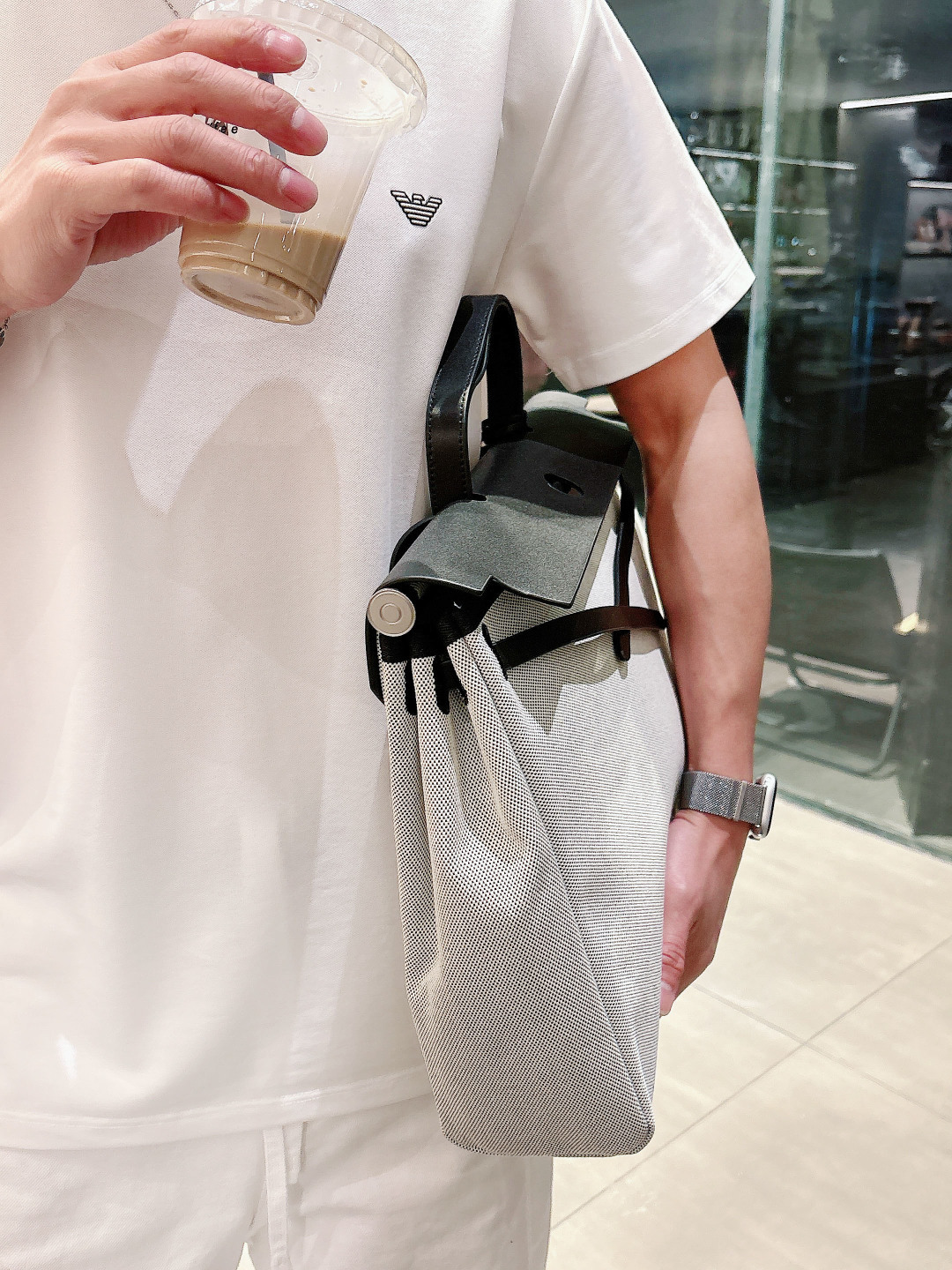 阿玛尼 春夏新款首发专柜最新款圆领短袖 高端订制 设计前卫时尚！经典品牌logo重工艺设计 （定制丝光珠