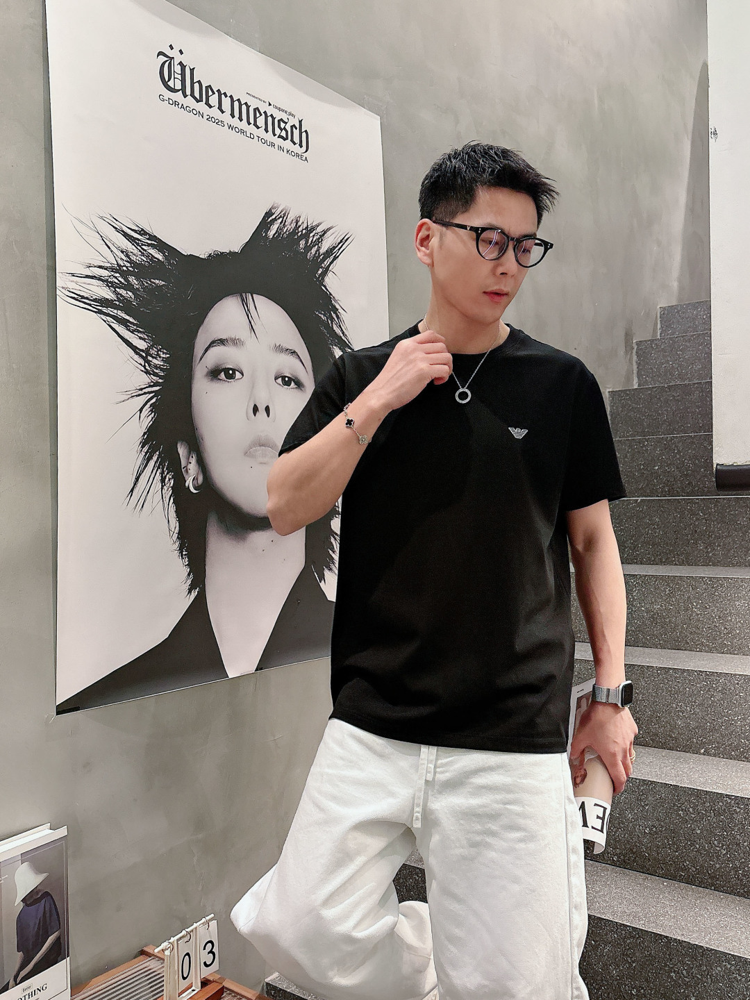 阿玛尼 春夏新款首发专柜最新款圆领短袖 高端订制 设计前卫时尚！经典品牌logo重工艺设计 （定制丝光珠