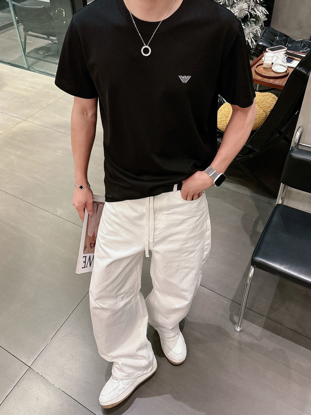 阿玛尼 春夏新款首发专柜最新款圆领短袖 高端订制 设计前卫时尚！经典品牌logo重工艺设计 （定制丝光珠