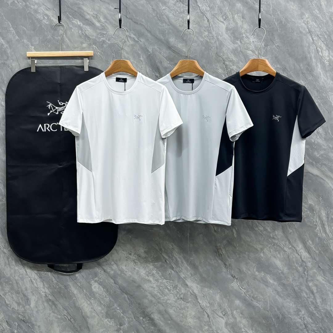 NO:758662,Arc’teryx 2026ss new style, super attractive and stylish, first in the industry, creating high-end urban casual sports style, the upper body can carry all styles and combinations, same style for men and women, size S-2XL,,19860909Arc’teryx 2026ss新款 超级耐看有型 业内首发,打造高端都市休闲运动风格,上身可以承载一切的风格搭配,男女同款 码数S-2XL,,,Men's clothing