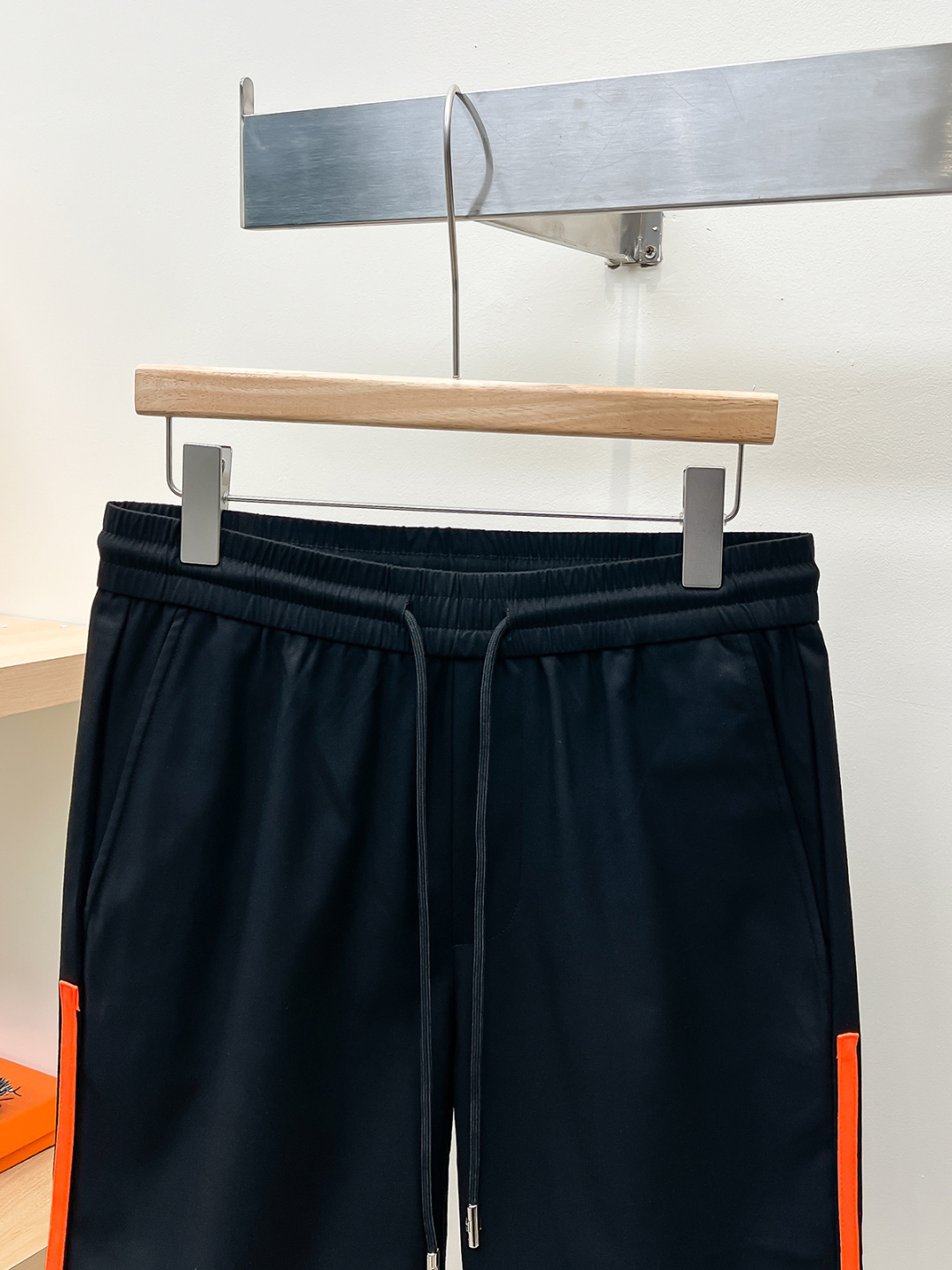 爱马仕* HERM*S * 夏季新品，男士经典徽标刺绣百搭弹力腰围抽绳短裤/五分裤，贸易公司渠道订单，百