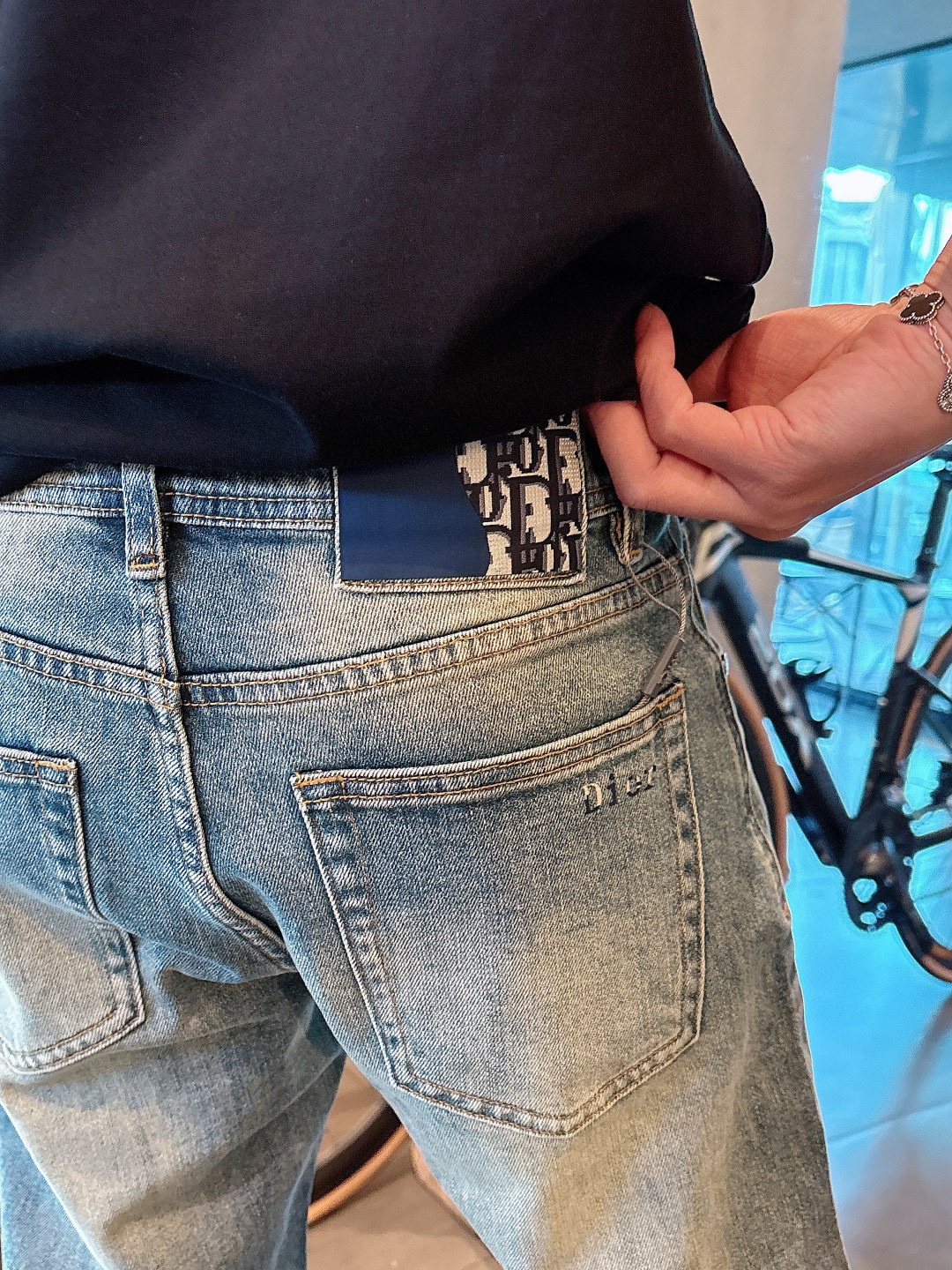 CD 新款时尚复古水洗怀旧牛仔裤，男士后腰老花铭牌装饰直筒显瘦休闲牛仔长裤！贸易公司渠道稀出，领先官网发