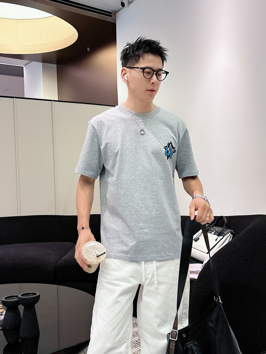 2026SS新品驴牌lv男士新款圆领短袖，香港洋行渠道货，重磅高端臻品，高奢品鉴白金级单品，26年官柜新