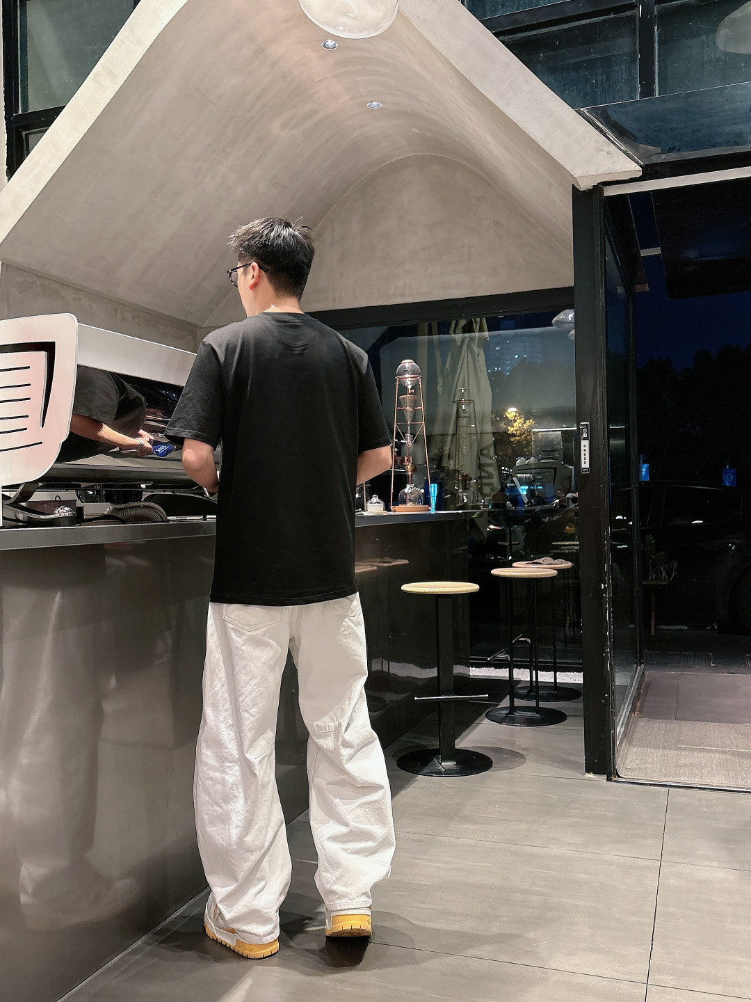 Pra春夏经典字母刺绣短袖T恤，极简基础款风格设计承载简约华美格调，表达品牌重释基础单品并赋予新颖内涵的