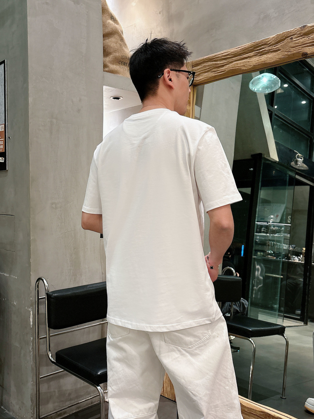 Pra春夏经典字母刺绣短袖T恤，极简基础款风格设计承载简约华美格调，表达品牌重释基础单品并赋予新颖内涵的