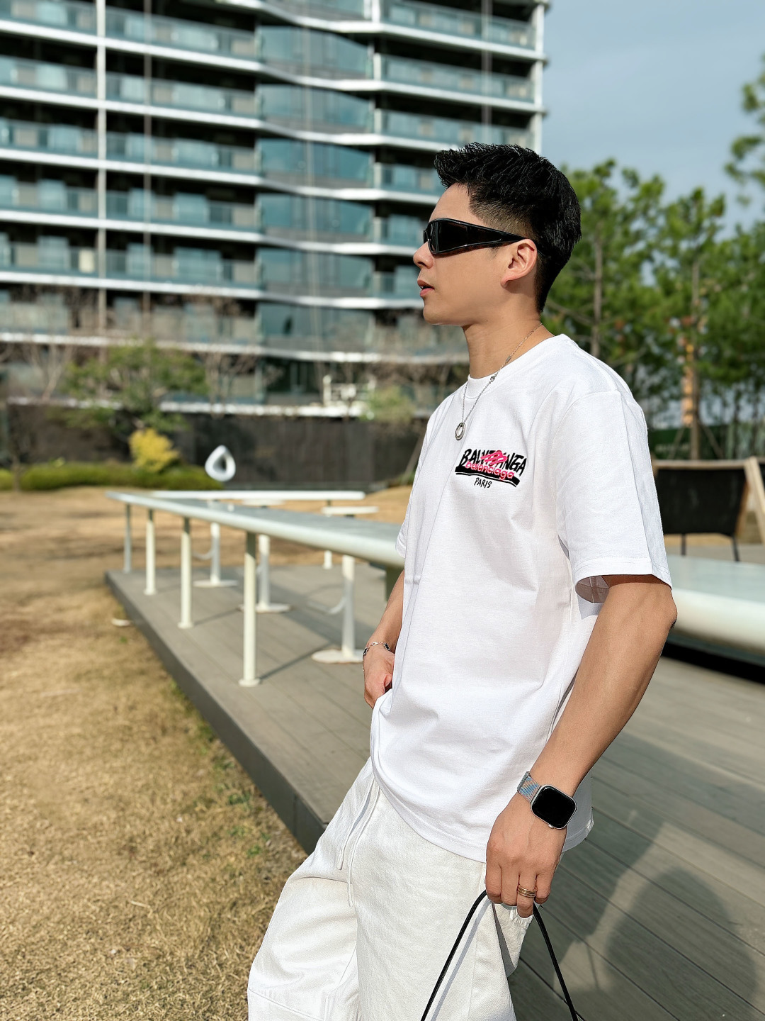 NO:736730,bal*enc*ia*ga Paris' new short-sleeved T-shirt, pure cotton fabric, simple, fashionable and exquisite, versatile for all ages, comfortable and refreshing color matching, skin-friendly, delicate and soft, same style for men and women.. Color black/white//Size S-2XL,, T-shirt, tees, t-shirt,19860909bal*enc*ia*ga巴黎新款短袖T恤, 纯棉面料,简约时尚精致,减龄百搭,色彩搭配舒适清爽, 亲肤细腻柔软, 男女同款..  颜色黑/白//尺码S-2XL,,T-shirt,tees，t-shirt,,Men's clothing