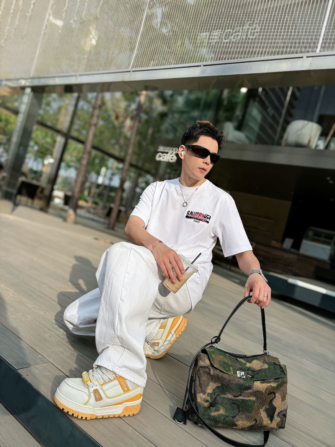 bal*enc*ia*ga巴黎新款短袖T恤， 纯棉面料，简约时尚精致，减龄百搭，色彩搭配舒适清爽， 亲肤