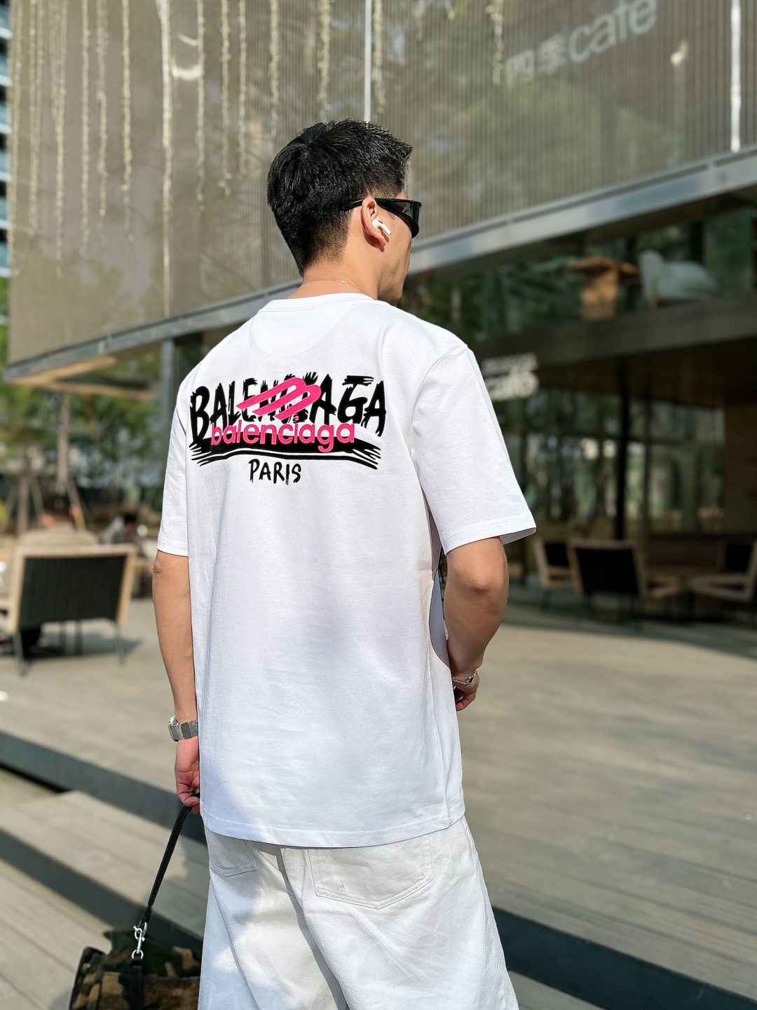 bal*enc*ia*ga巴黎新款短袖T恤， 纯棉面料，简约时尚精致，减龄百搭，色彩搭配舒适清爽， 亲肤