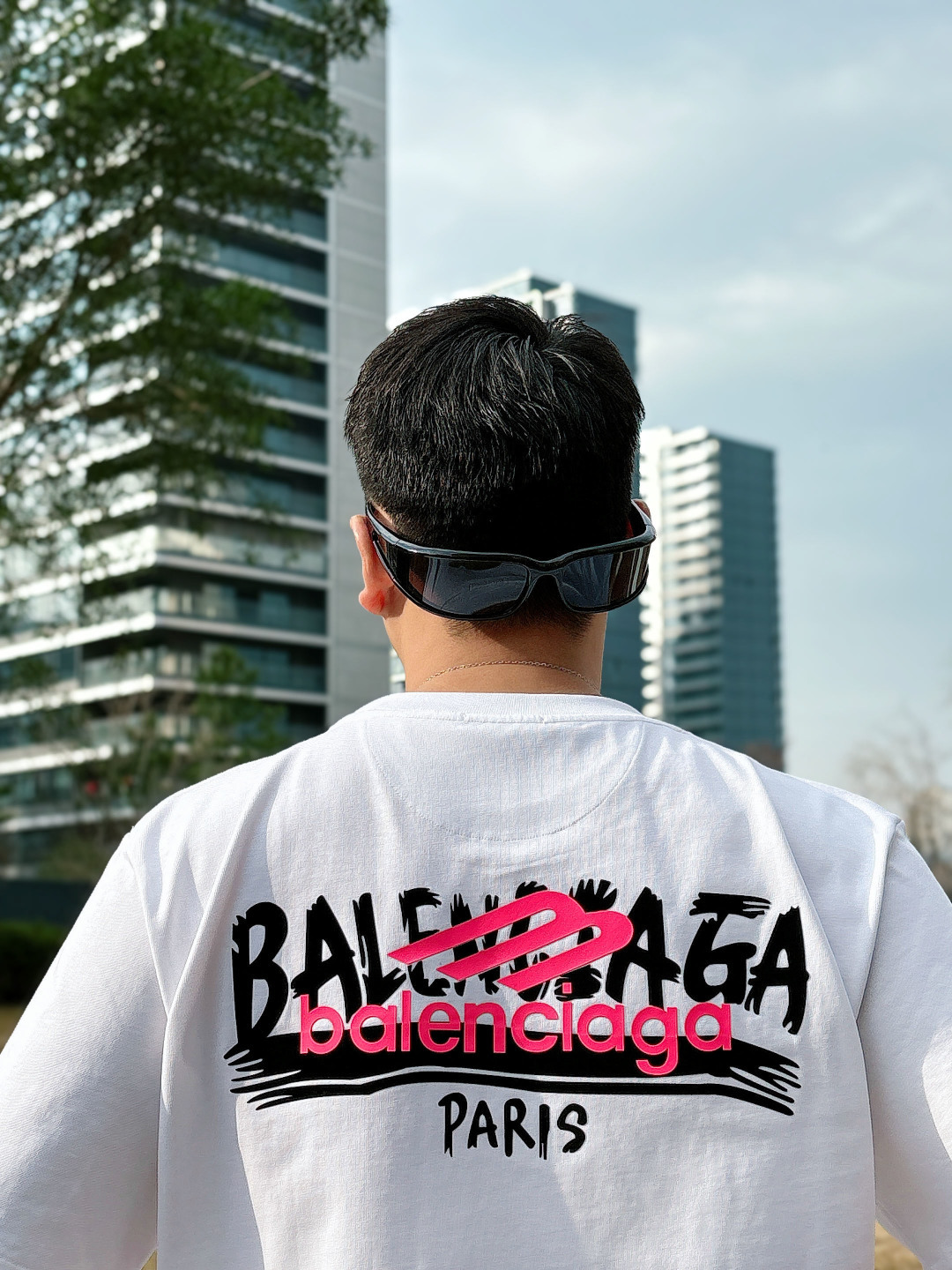 bal*enc*ia*ga巴黎新款短袖T恤， 纯棉面料，简约时尚精致，减龄百搭，色彩搭配舒适清爽， 亲肤