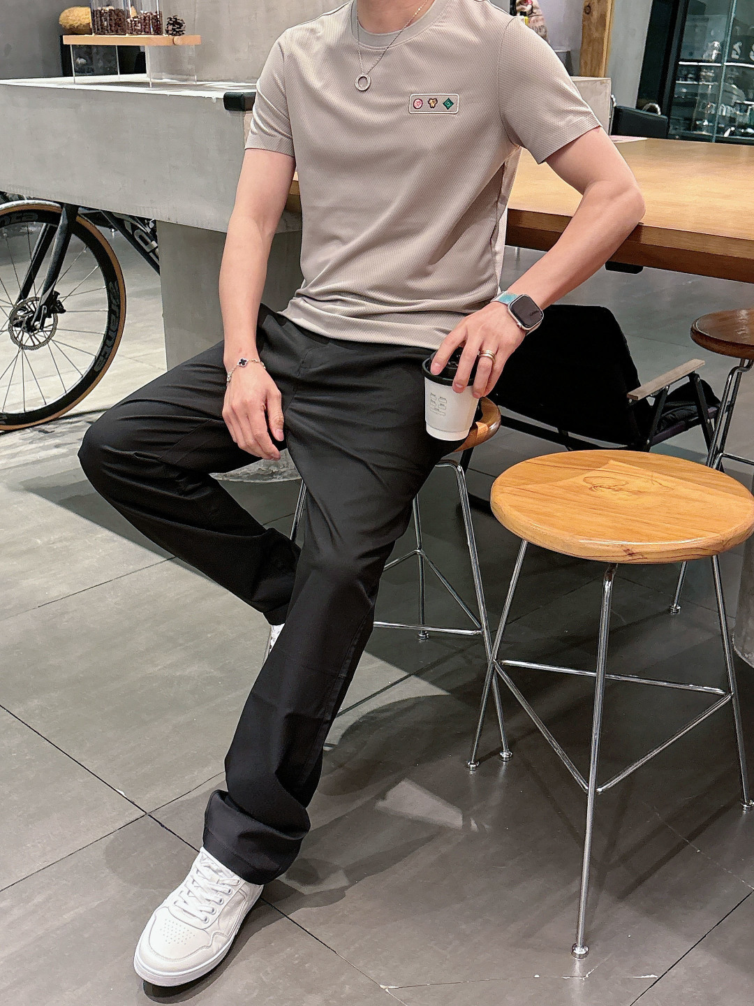 L家2026春夏新款首发专柜最新款短袖圆领T恤 高端订制 经典品牌logo刺绣工艺设计 高端定制面料.手