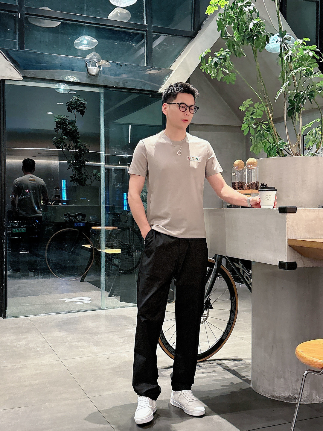 L家2026春夏新款首发专柜最新款短袖圆领T恤 高端订制 经典品牌logo刺绣工艺设计 高端定制面料.手