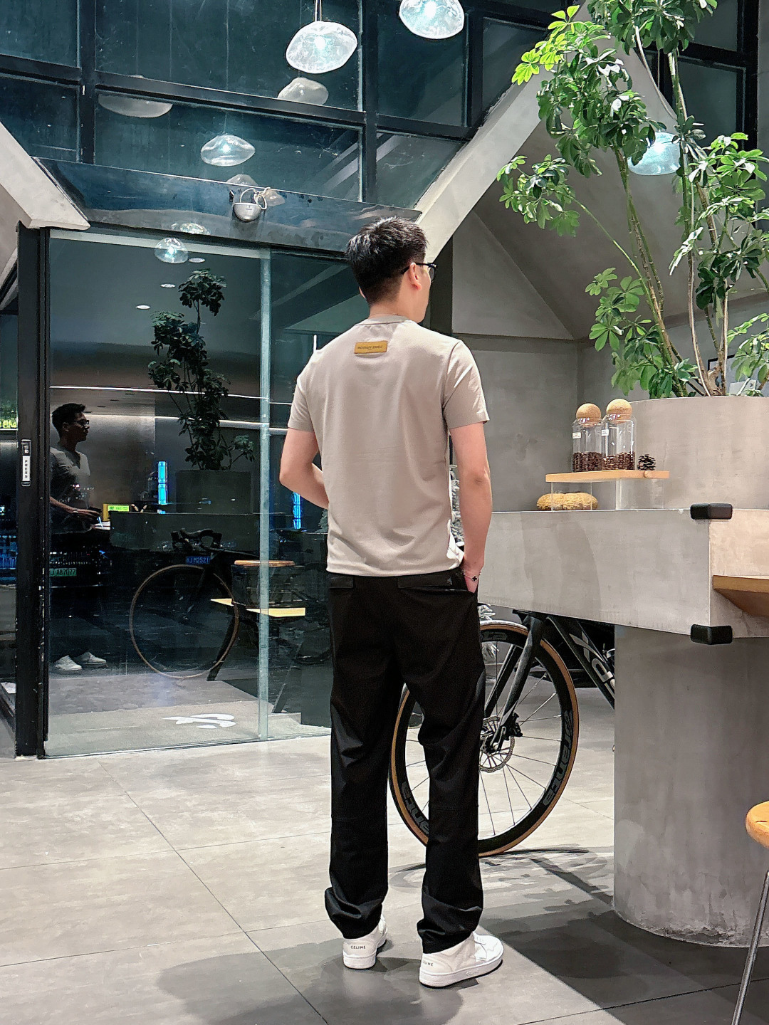 L家2026春夏新款首发专柜最新款短袖圆领T恤 高端订制 经典品牌logo刺绣工艺设计 高端定制面料.手