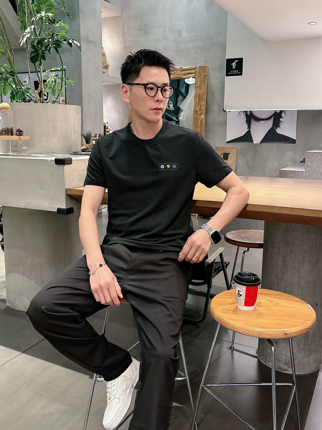 L家2026春夏新款首发专柜最新款短袖圆领T恤 高端订制 经典品牌logo刺绣工艺设计 高端定制面料.手