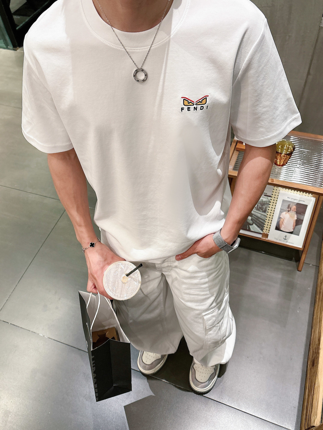 FENDI 芬迪 2026ss春夏新款上市 定制面料柔软舒适，经典刺绣眼睛 极具时尚代表性！精致小眼睛刺