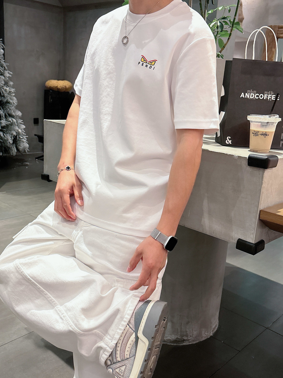 FENDI 芬迪 2026ss春夏新款上市 定制面料柔软舒适，经典刺绣眼睛 极具时尚代表性！精致小眼睛刺