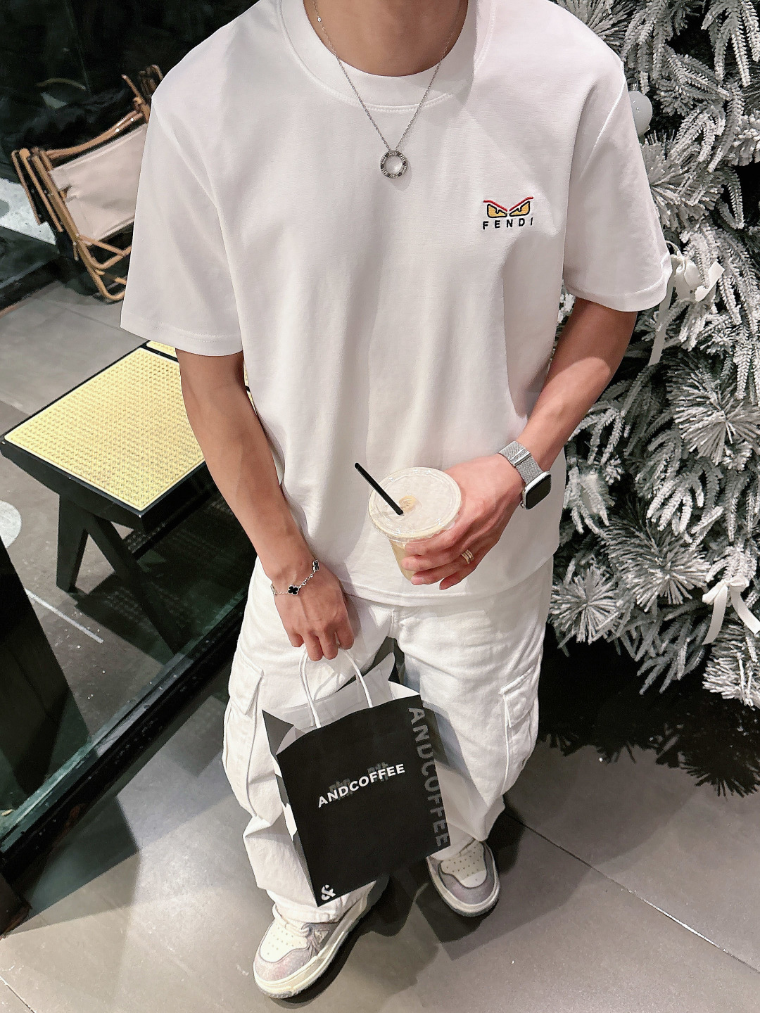 FENDI 芬迪 2026ss春夏新款上市 定制面料柔软舒适，经典刺绣眼睛 极具时尚代表性！精致小眼睛刺