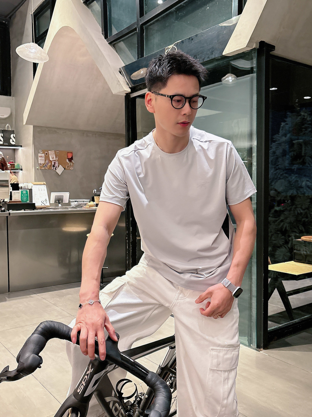 Arc’teryx 2026ss新款 超级耐看有型 业内首发，打造高端都市休闲运动风格，上身可以承载一切