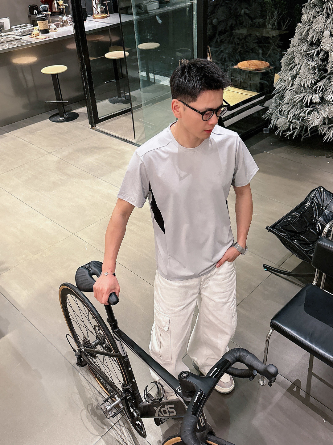 Arc’teryx 2026ss新款 超级耐看有型 业内首发，打造高端都市休闲运动风格，上身可以承载一切