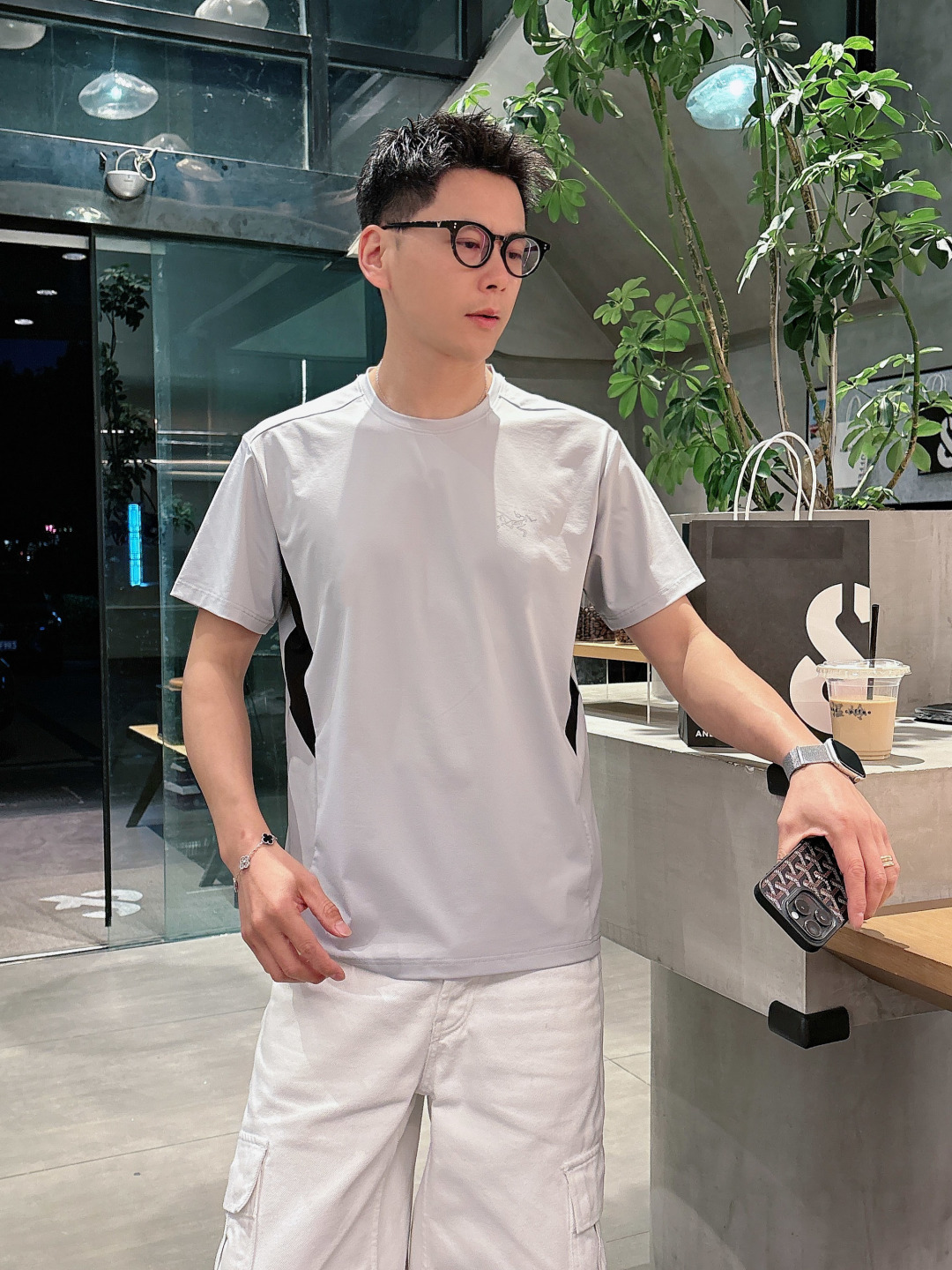 Arc’teryx 2026ss新款 超级耐看有型 业内首发，打造高端都市休闲运动风格，上身可以承载一切