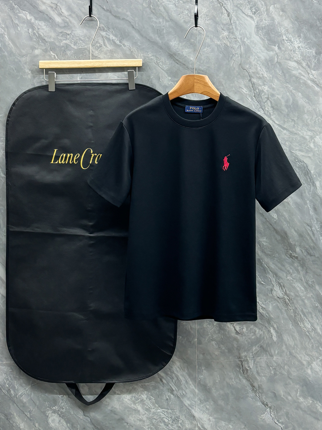 NO:758669,2026ss new fashion casual round neck casual short sleeves classic element design!  There is not too much complicated craftsmanship, it is just the fusion of design and materials. Counter sizes are S-2XL, T-shirt,198609092026ss新品时尚休闲圆领休闲短袖 经典元素设计！没有过多复杂的工艺 玩的就是设计与材质的融合 专柜尺码S-2XL,,T-shirt,,Men's clothing