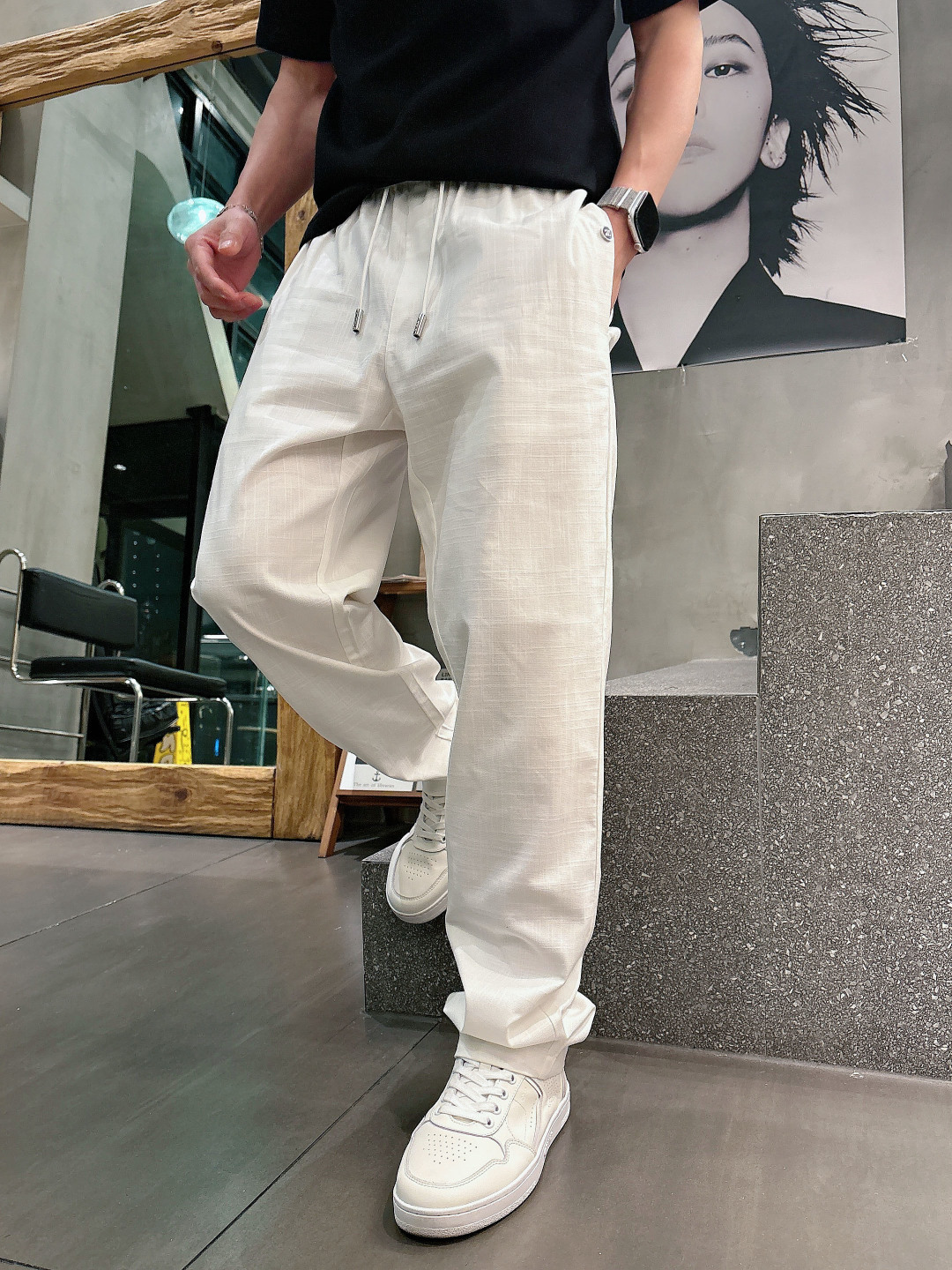 NO:736745,Z's 26s new product Tencel linen casual pants, linen blended casual pants, mainly Italian old money style, super breathable and cool to wear in spring and summer! Color-blocked elastic waist + drawstring design, suitable for all kinds of body shapes, low-key and drapey. The original color of linen has a noble temperament, casually paired with a white shirt, loafers will have a sense of atmosphere~ It can be easily managed for commuting, leisure, and outdoor, comfortable and fashionable. The color is black, off-white. Size M-3XL,, loafers, shirts,19860909Z家26s新品天丝亚麻休闲裤 亚麻混纺休闲裤,主打意式老钱风,春夏穿超透气又凉爽!拼色松紧腰+抽绳设计,适合各种身材,低调有垂感.亚麻原色自带贵族气质,随便搭白衬衫,乐福鞋就很有氛围感~通勤,休闲,户外都能轻松驾驭,舒适又时髦颜色黑色.米白.码数M-3XL,,loafers,shirts,,Men's clothing