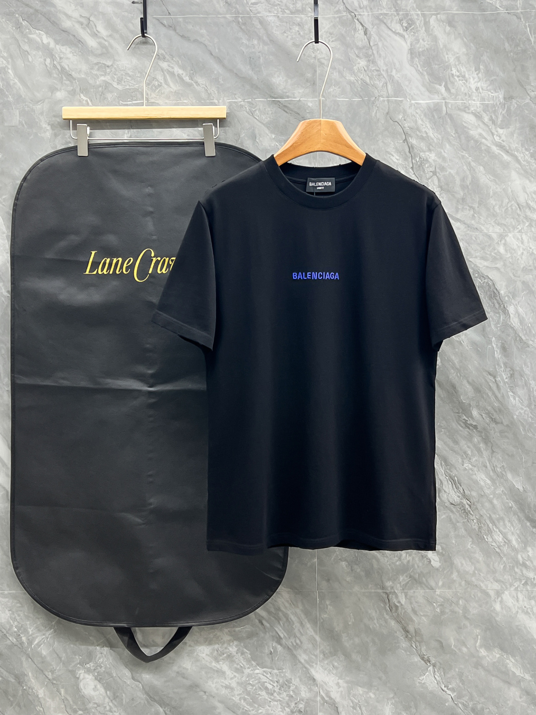 NO:758692,Dior Dior 2026ss new spring and summer new debut counter latest short-sleeved round neck T-shirt high-end custom design avant-garde fashion!  Soft to the touch. Comfortable to wear. Exquisite counter-level stitching. Exquisite workmanship. The upper body effect is incomparably handsome!  A must-have item for a stylish man!  Color Black White Size S-2XL,,dior,dior,T-shirt,tees,t-shirt,19860909Dior迪奥 2026ss 春夏新款首发专柜最新款短袖圆领T恤 高端订制 设计前卫时尚！手感柔软.穿着舒适.专柜级别精致车线.做工精细.上身效果无敌帅气！型男必备单品！ 颜色黑色 白色 码数S-2XL,,dior,dior,T-shirt,tees，t-shirt,,Men's clothing