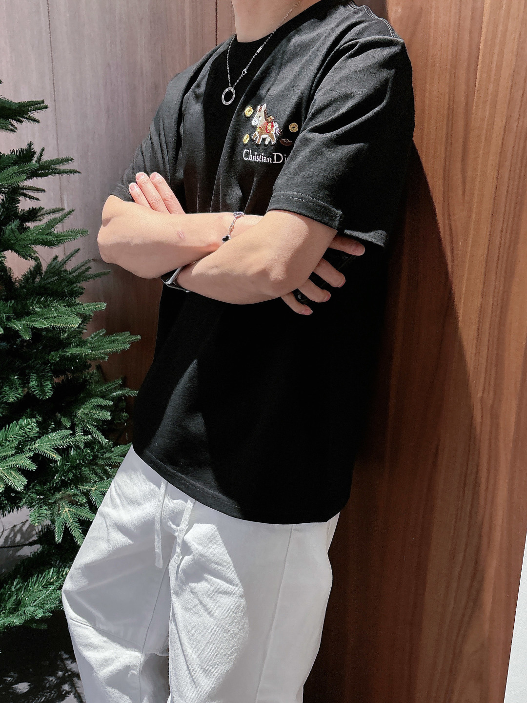 Dior*迪奥 2026 刺绣小马‼️短袖T恤®🖤一眼心动的Dior限定款来啦!'胸前立体刺绣小马萌趣吸