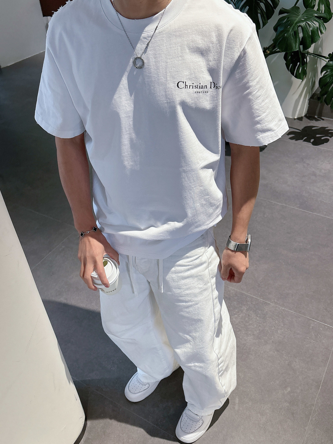 DO# 2026ss春夏新款首发专柜最新款短袖圆领T恤 高端订制 设计前卫时尚！品牌logo磨破工艺设计