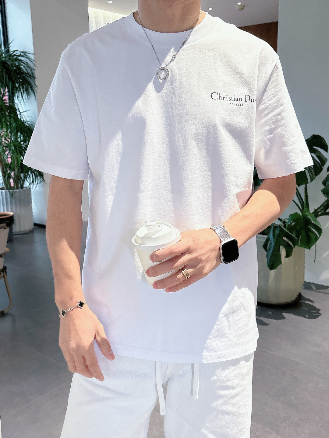 DO# 2026ss春夏新款首发专柜最新款短袖圆领T恤 高端订制 设计前卫时尚！品牌logo磨破工艺设计