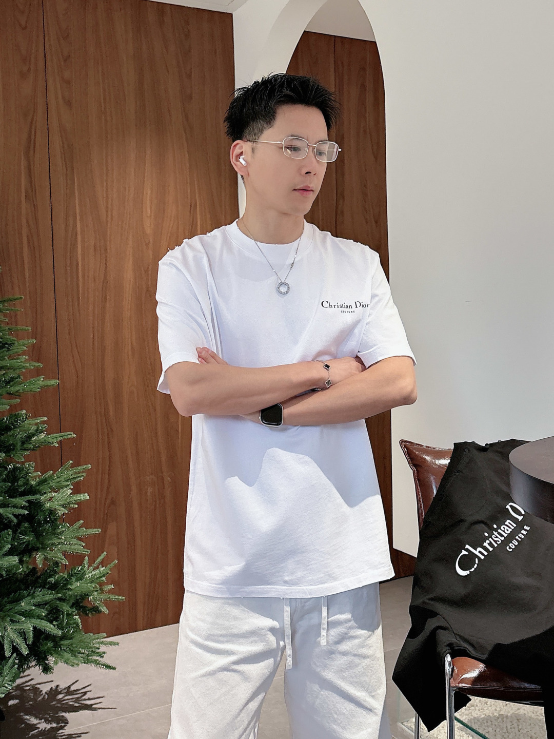 DO# 2026ss春夏新款首发专柜最新款短袖圆领T恤 高端订制 设计前卫时尚！品牌logo磨破工艺设计