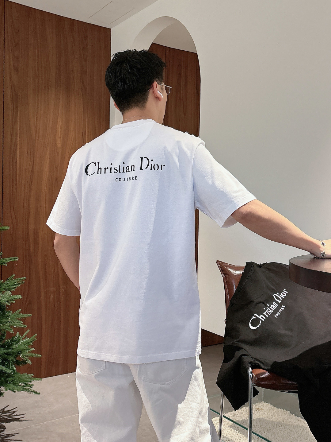 DO# 2026ss春夏新款首发专柜最新款短袖圆领T恤 高端订制 设计前卫时尚！品牌logo磨破工艺设计