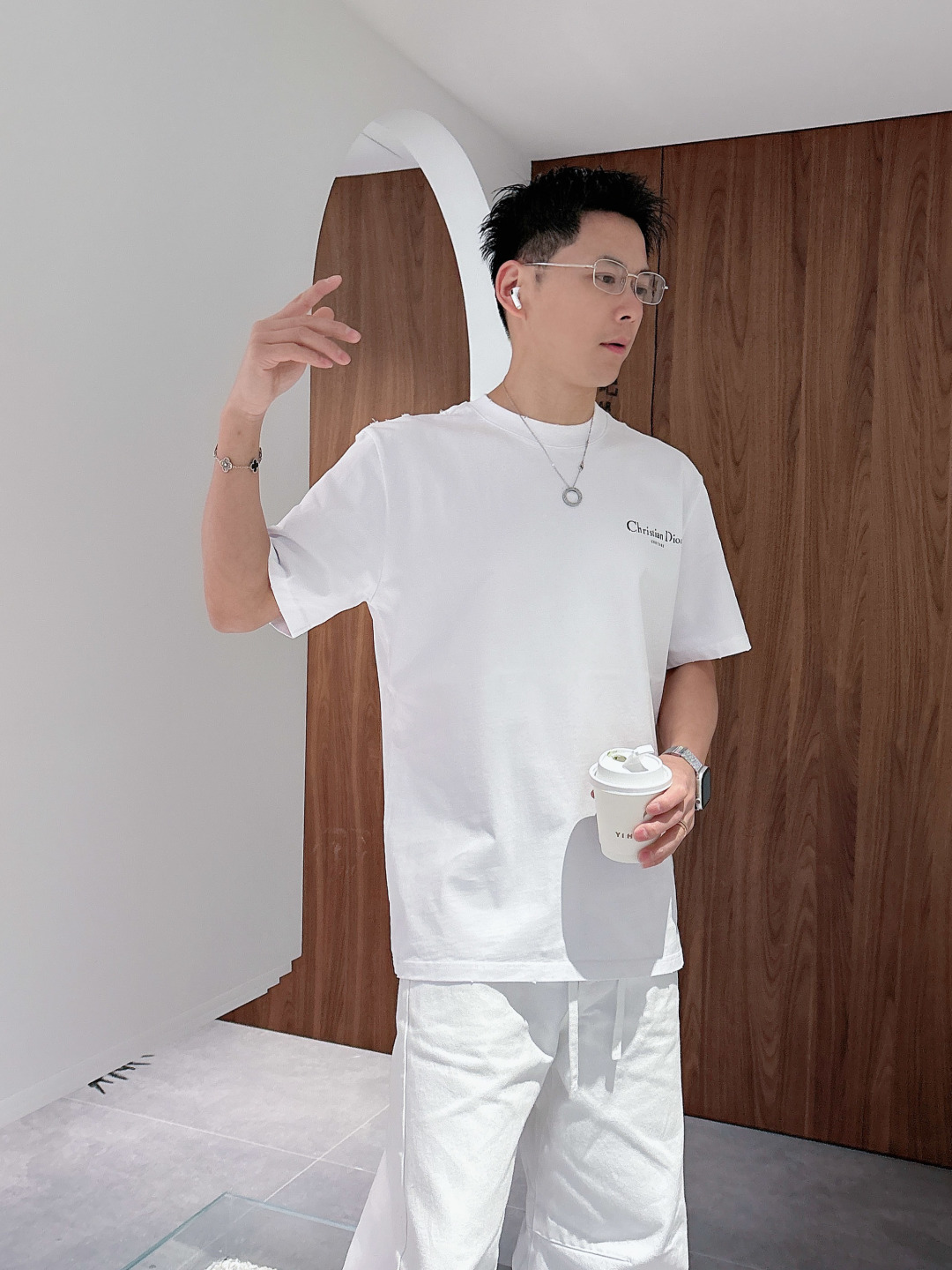 DO# 2026ss春夏新款首发专柜最新款短袖圆领T恤 高端订制 设计前卫时尚！品牌logo磨破工艺设计