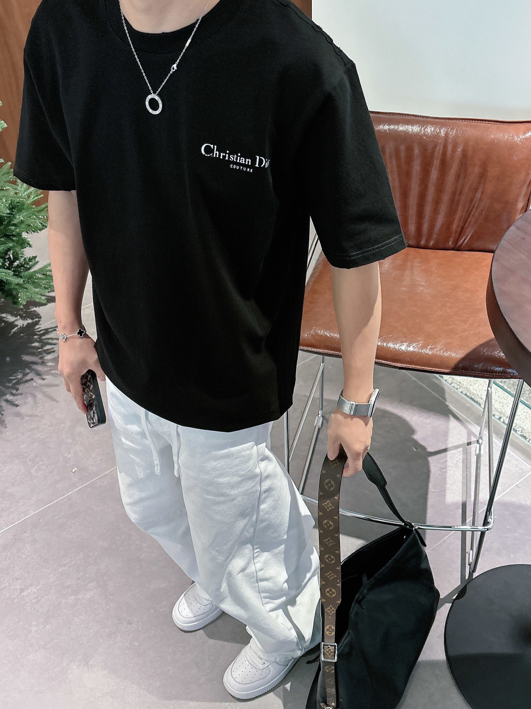 DO# 2026ss春夏新款首发专柜最新款短袖圆领T恤 高端订制 设计前卫时尚！品牌logo磨破工艺设计