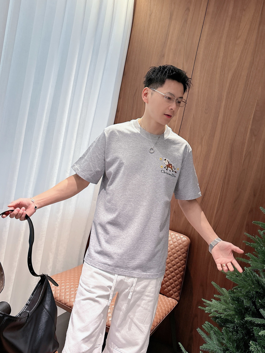 Dior*迪奥 2026 刺绣小马‼️短袖T恤®🖤一眼心动的Dior限定款来啦!'胸前立体刺绣小马萌趣吸