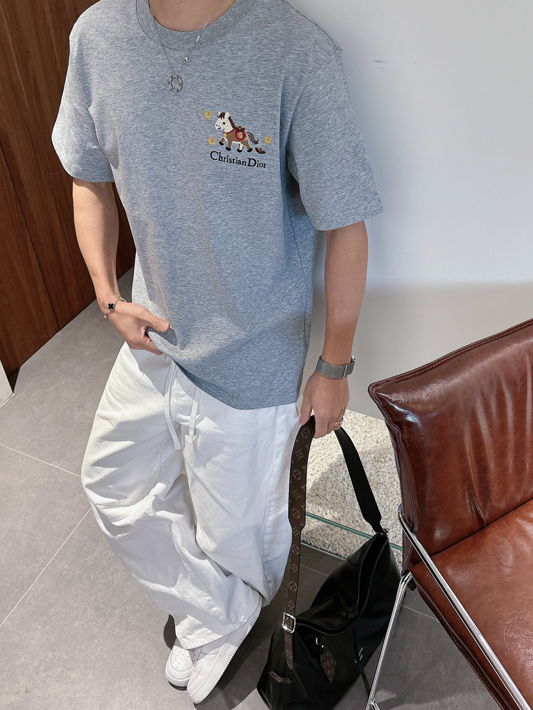 Dior*迪奥 2026 刺绣小马‼️短袖T恤®🖤一眼心动的Dior限定款来啦!'胸前立体刺绣小马萌趣吸