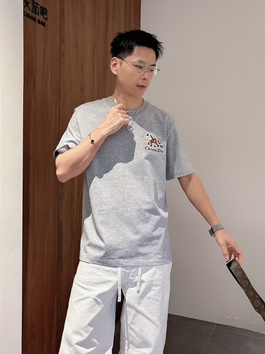 Dior*迪奥 2026 刺绣小马‼️短袖T恤®🖤一眼心动的Dior限定款来啦!'胸前立体刺绣小马萌趣吸