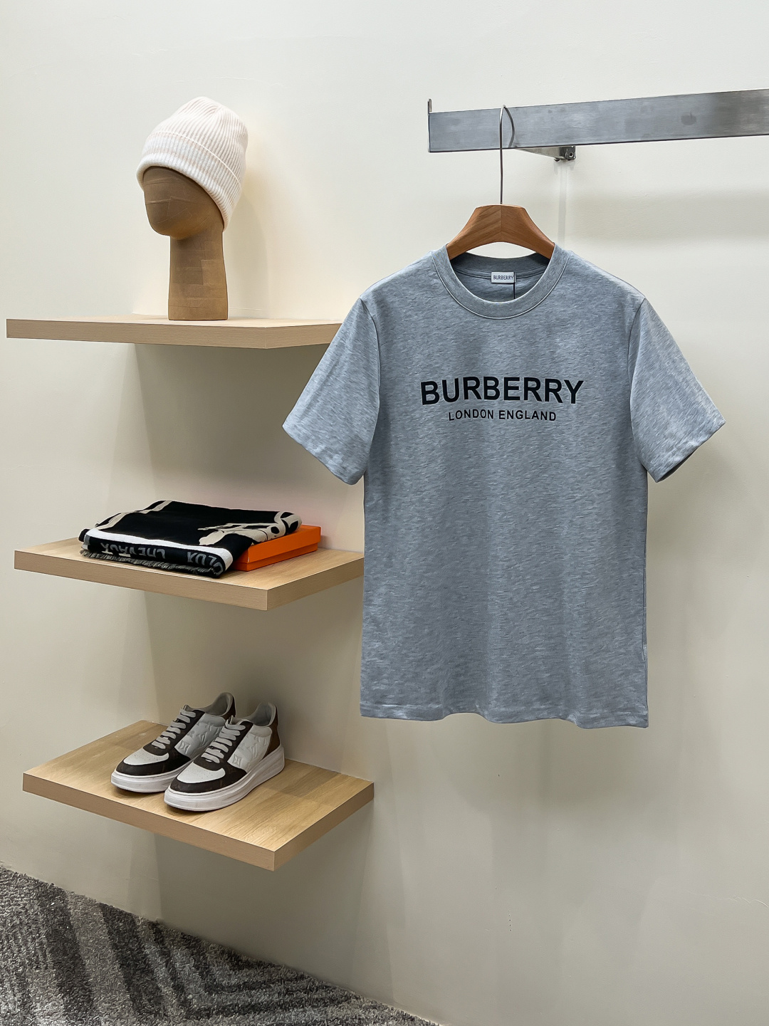 BURBE圆领短袖T恤品牌经典 立体双层胶印字母LOGO压花工艺官方同步  高版本 高品质时尚个性  百