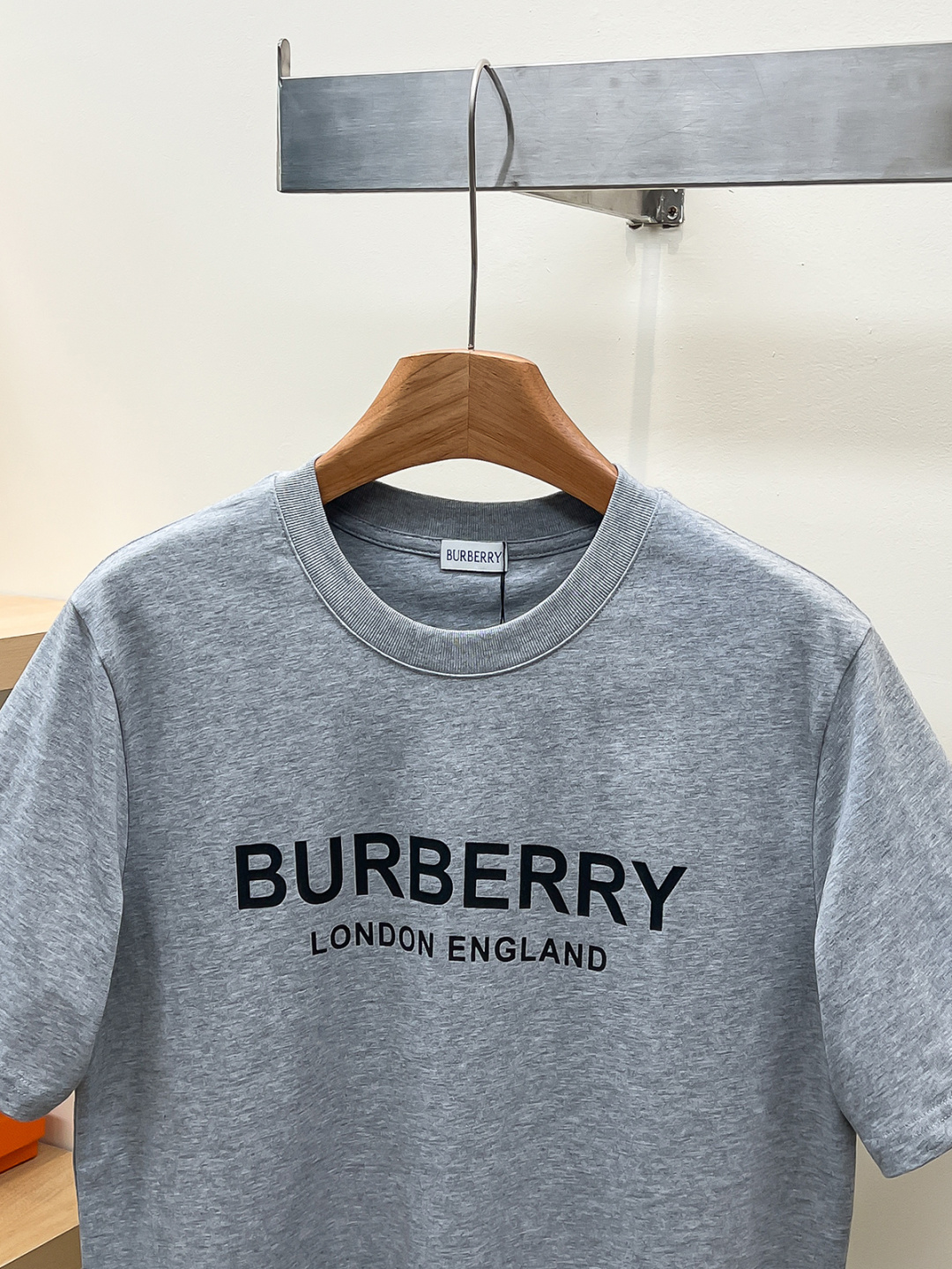 BURBE圆领短袖T恤品牌经典 立体双层胶印字母LOGO压花工艺官方同步  高版本 高品质时尚个性  百