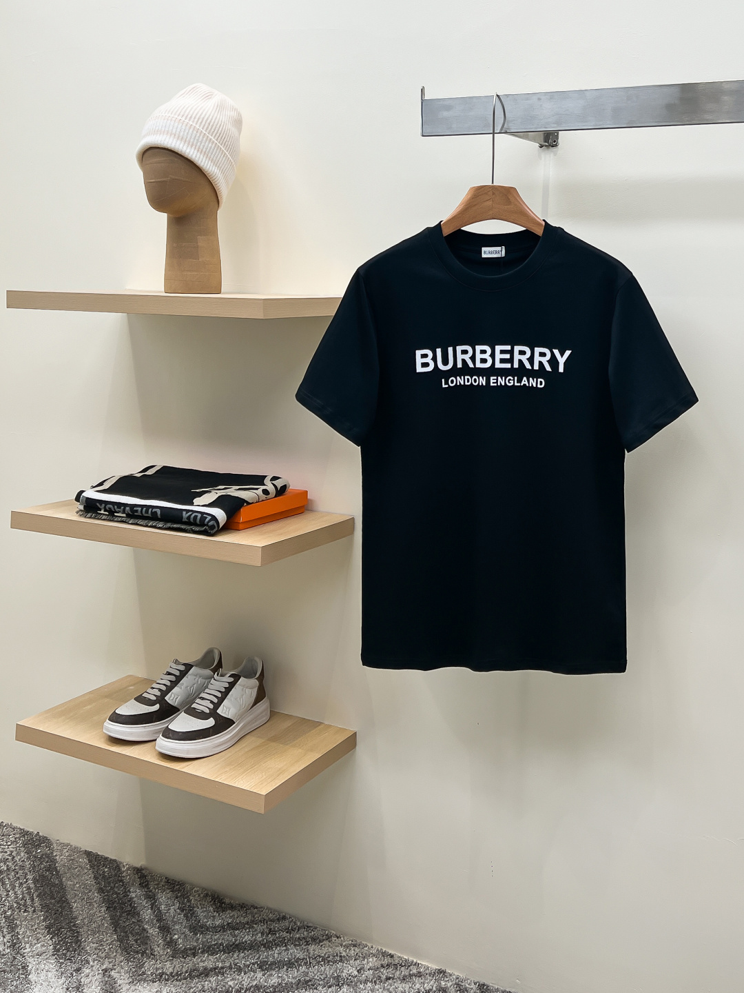 BURBE圆领短袖T恤品牌经典 立体双层胶印字母LOGO压花工艺官方同步  高版本 高品质时尚个性  百